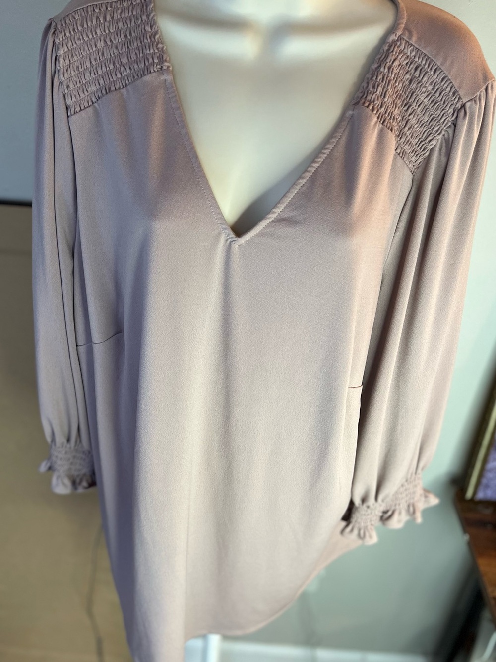 Adrianna Papell Smocked-Shoulder V-Neck Tunic in Dusty Mauve